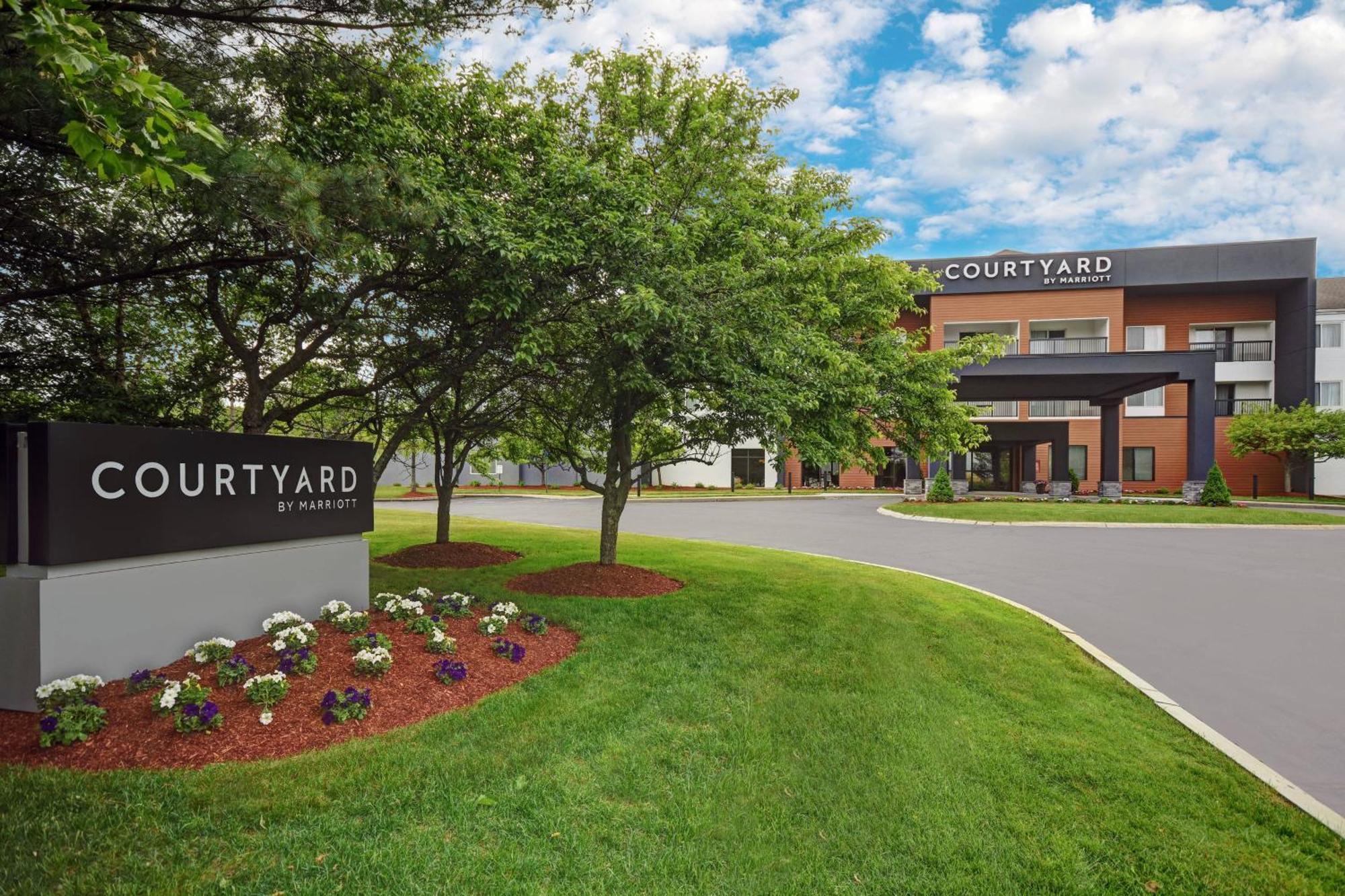 Courtyard Boston Raynham Hotell Exteriör bild